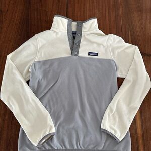 Patagonia Cream and Gray Fleece Pullover - size medium